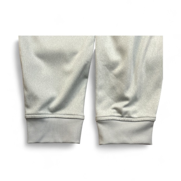 Under Armour Women’s Light Gray Fleece Lined Joggers
Size S - Picture 5 of 11